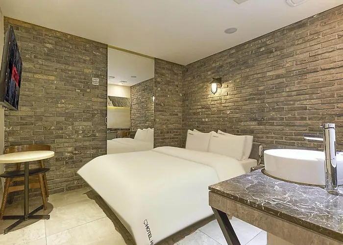 Hertz Hotel 3*